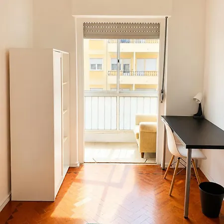 3 Bedroom In Benfica Apartamento