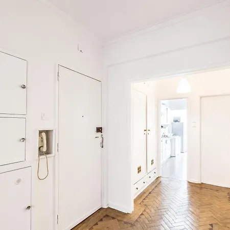 Apartamento 3 Bedroom In Benfica *