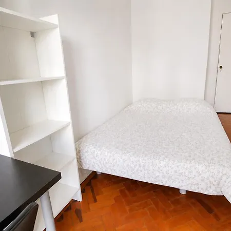 3 Bedroom In Benfica アパート